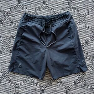 On Running Shorts Mens Medium Black Hybrid Lightweight Training Athletic Gear
